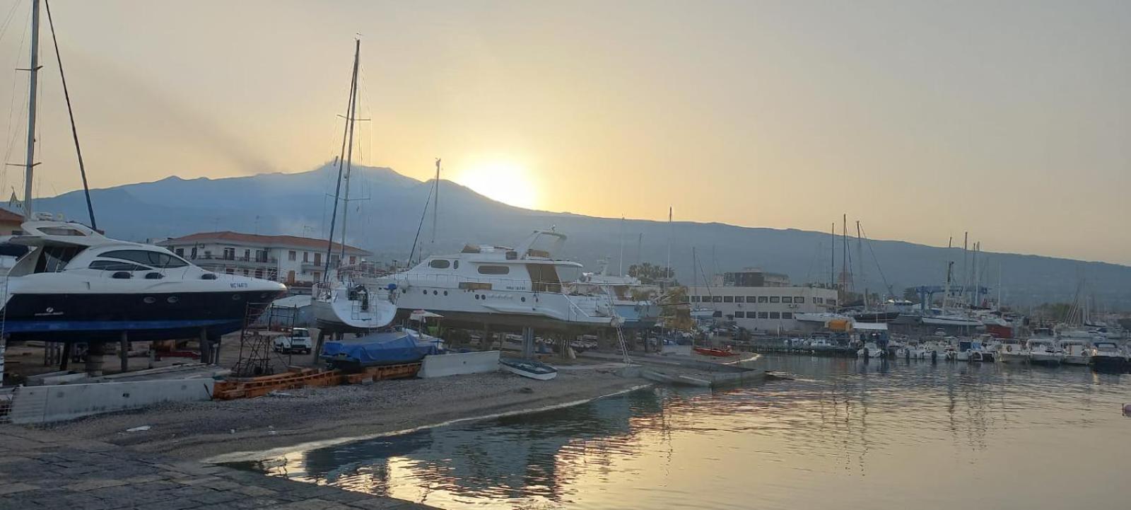 Ferienwohnung Alba Marina E Tramonti Etnei Riposto Exterior foto